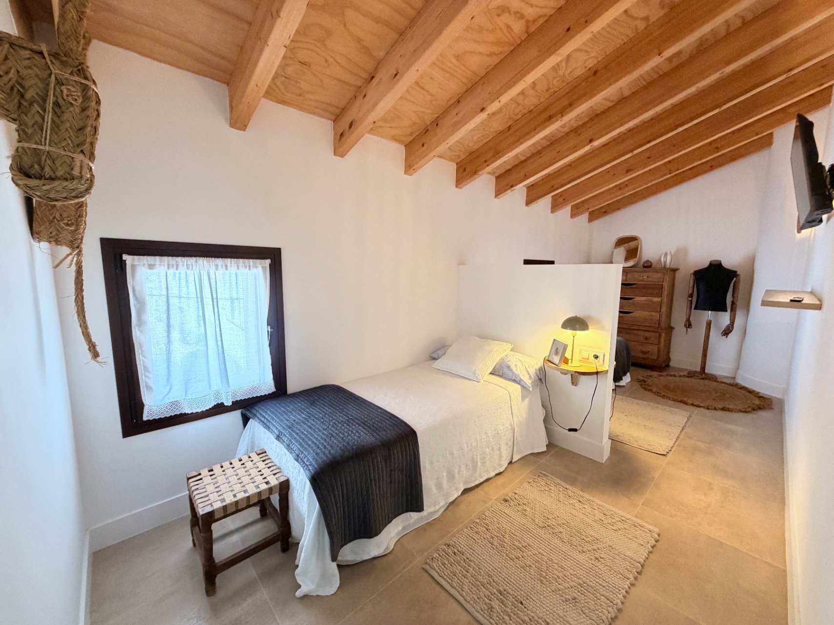 Casa de pueblo reformada con garaje y azotea en Oliva