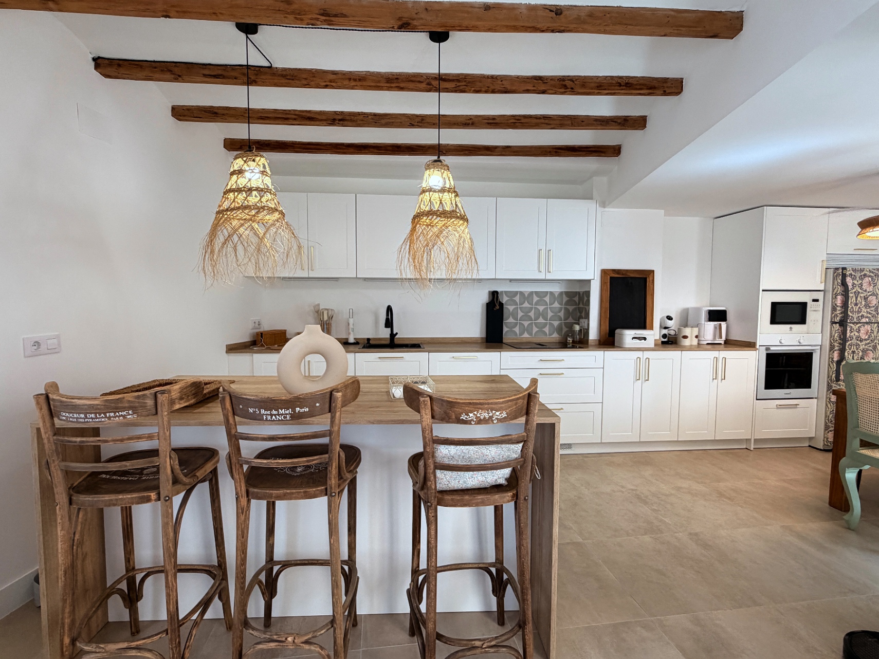 Casa de pueblo reformada con garaje y azotea en Oliva