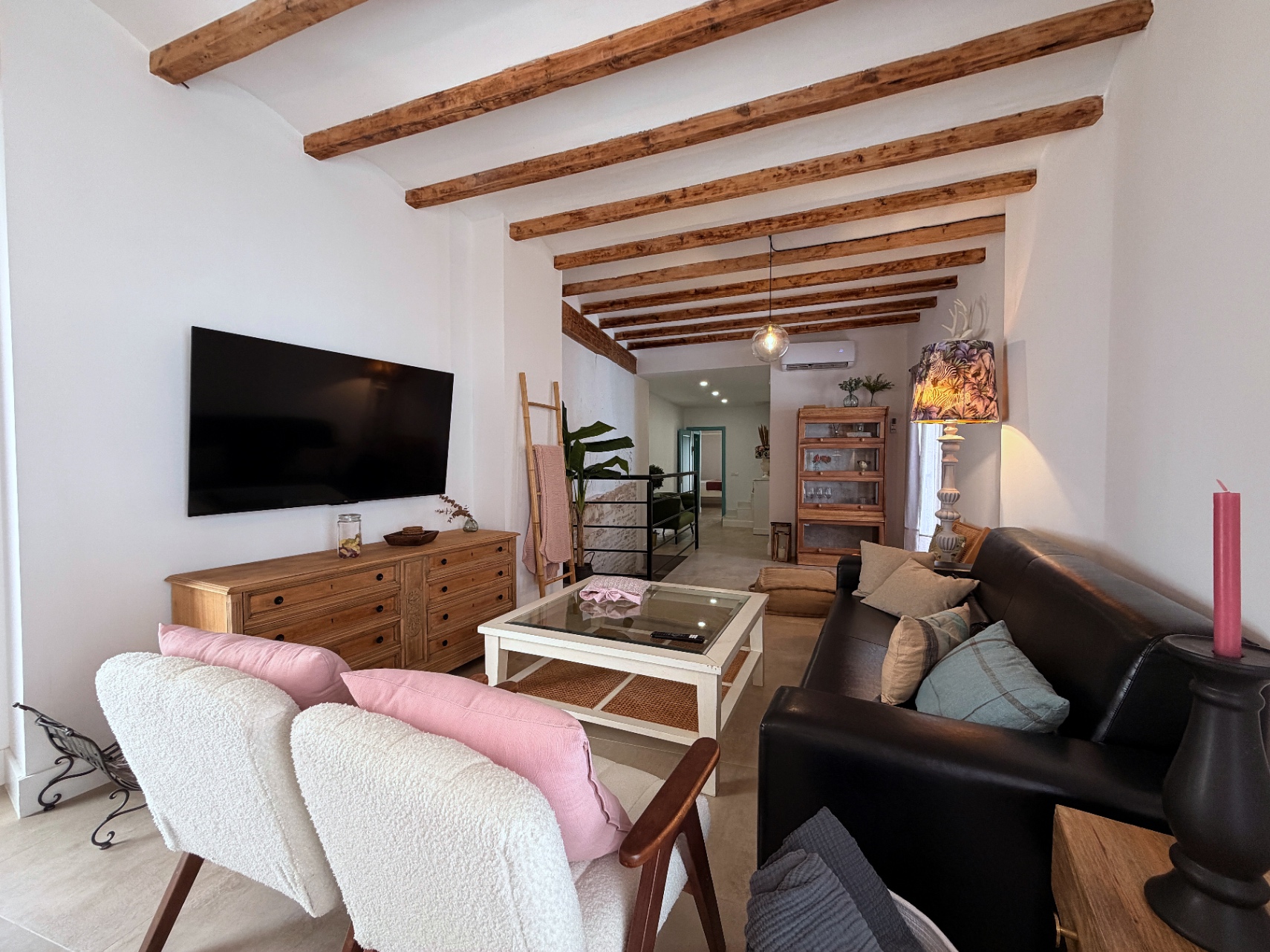 Casa de pueblo reformada con garaje y azotea en Oliva