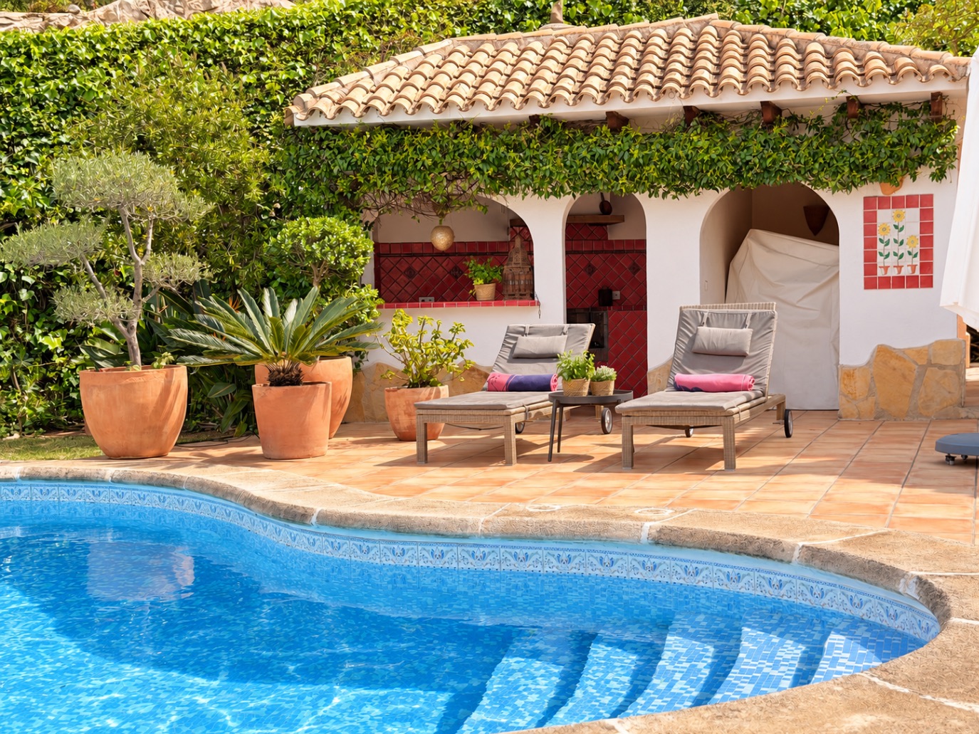 Chalet z basenem i widokiem na morze w Montgó, Dénia