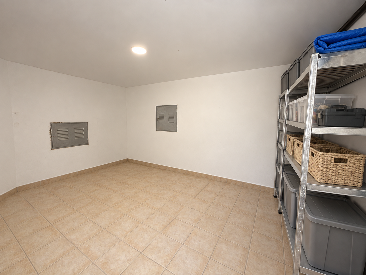 Chalet z basenem i widokiem na morze w Montgó, Dénia