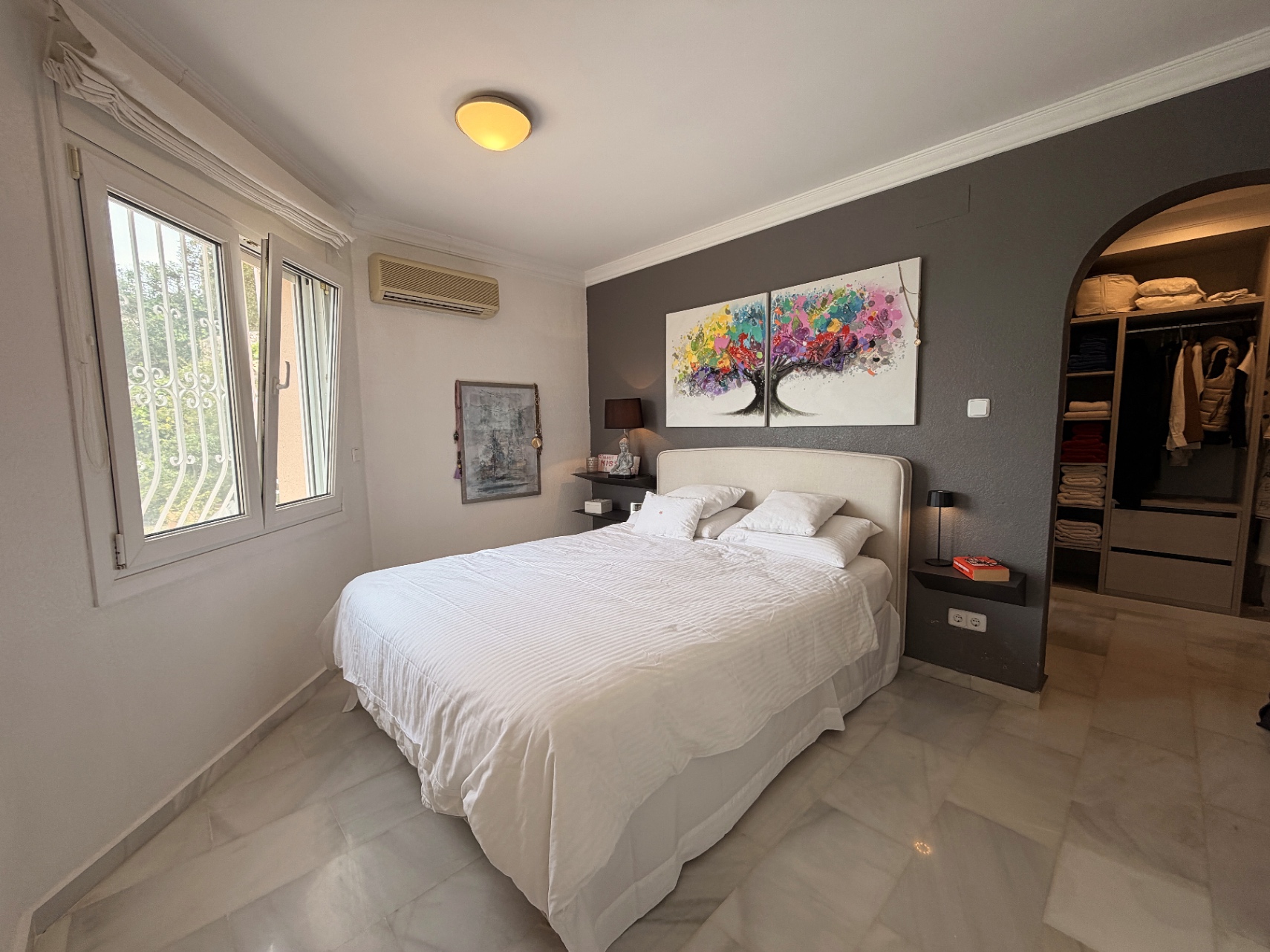 Chalet z basenem i widokiem na morze w Montgó, Dénia