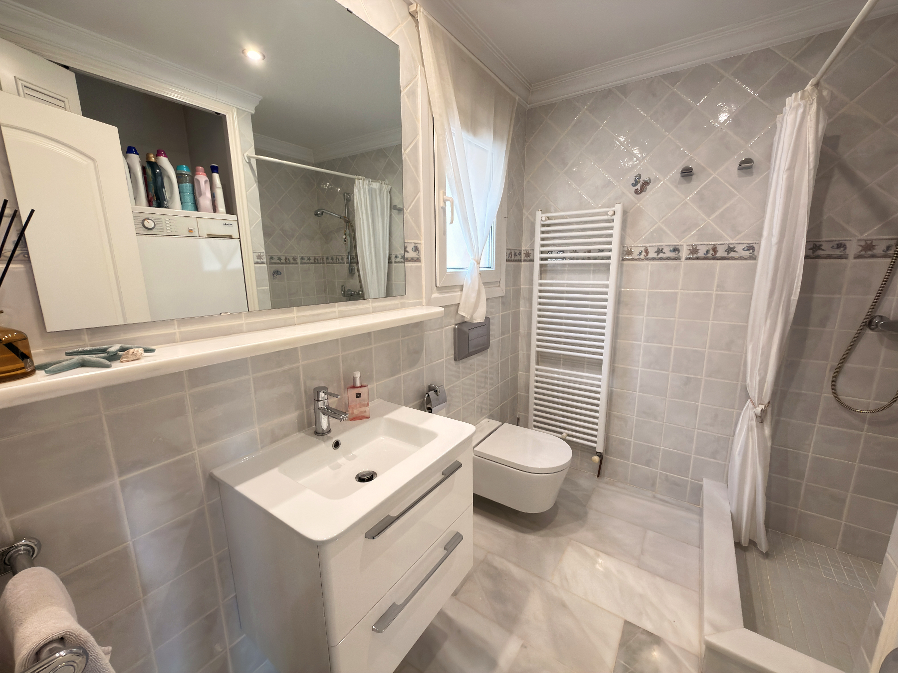 Chalet z basenem i widokiem na morze w Montgó, Dénia
