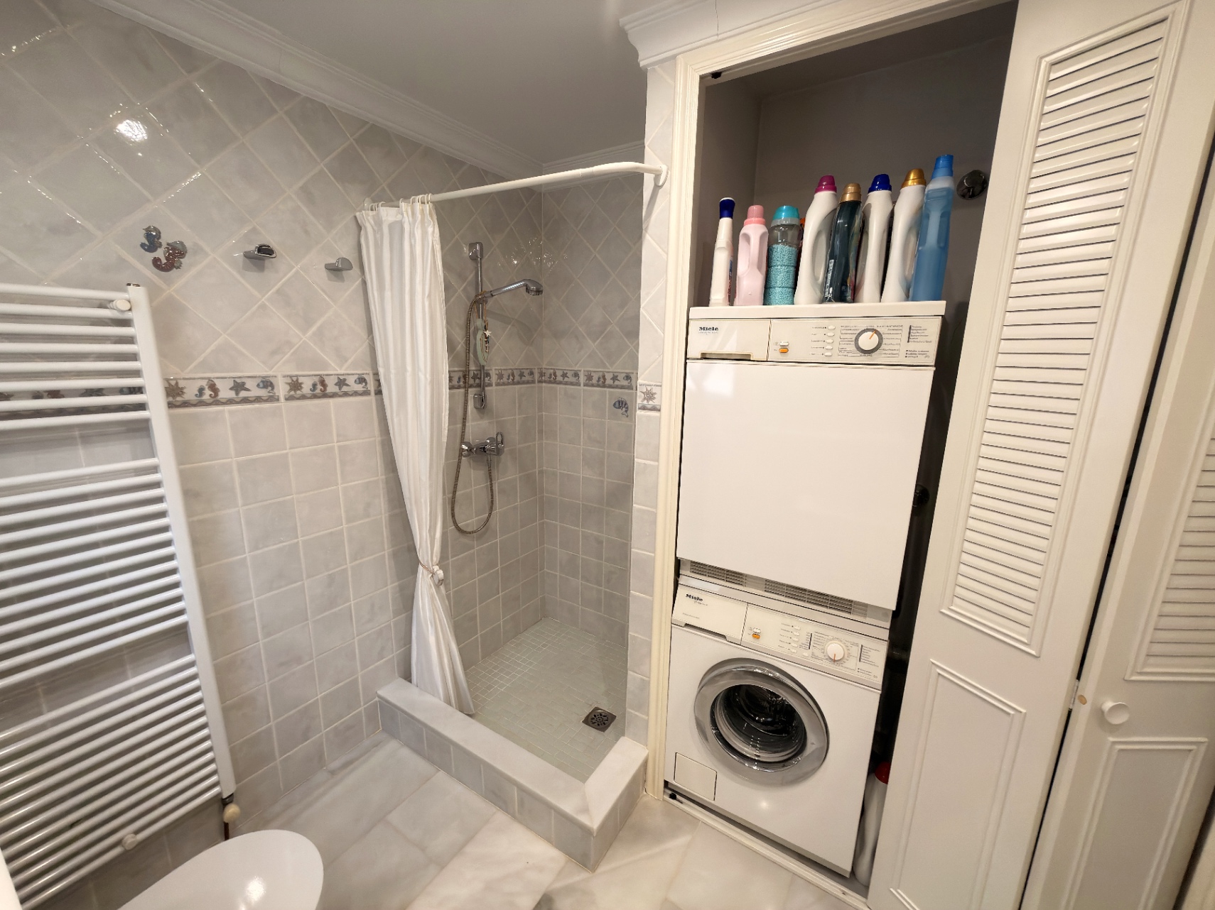 Chalet z basenem i widokiem na morze w Montgó, Dénia