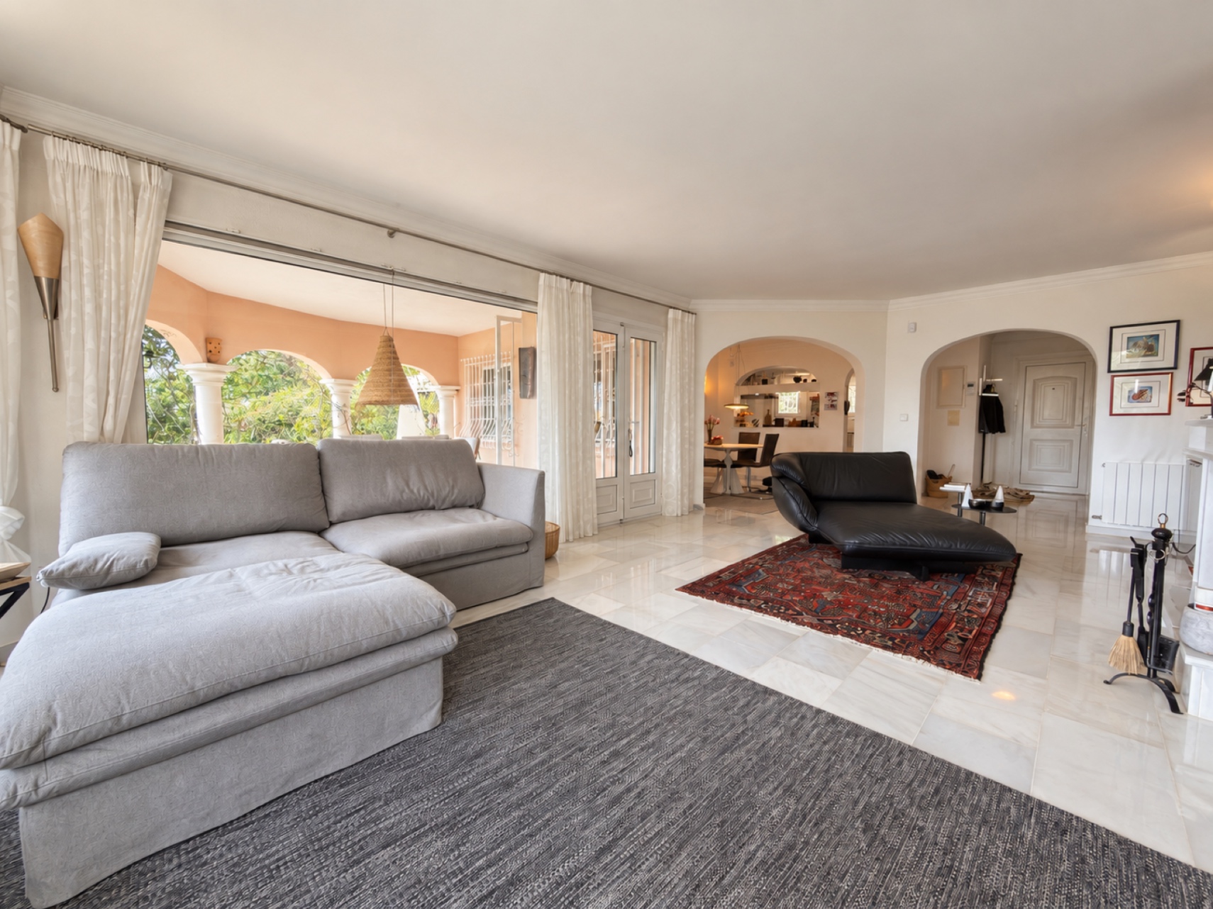 Chalet z basenem i widokiem na morze w Montgó, Dénia