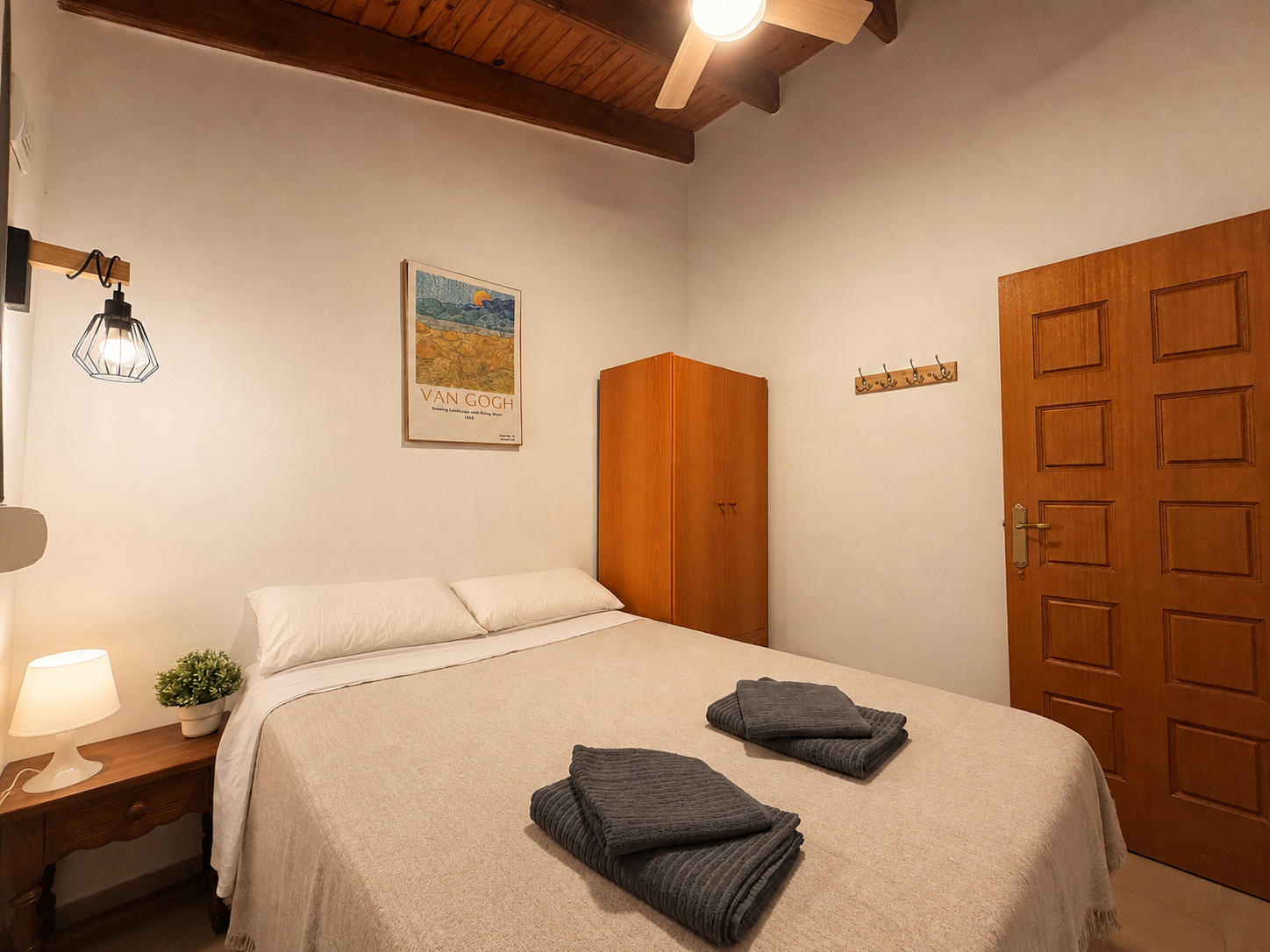 Adosado con encanto, terraza y dos piscinas en El Cortijo, Dénia